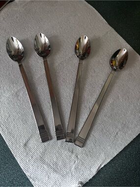 Lenox Long-Handle (4) Dessert Spoons - Silver Stainless 18/10